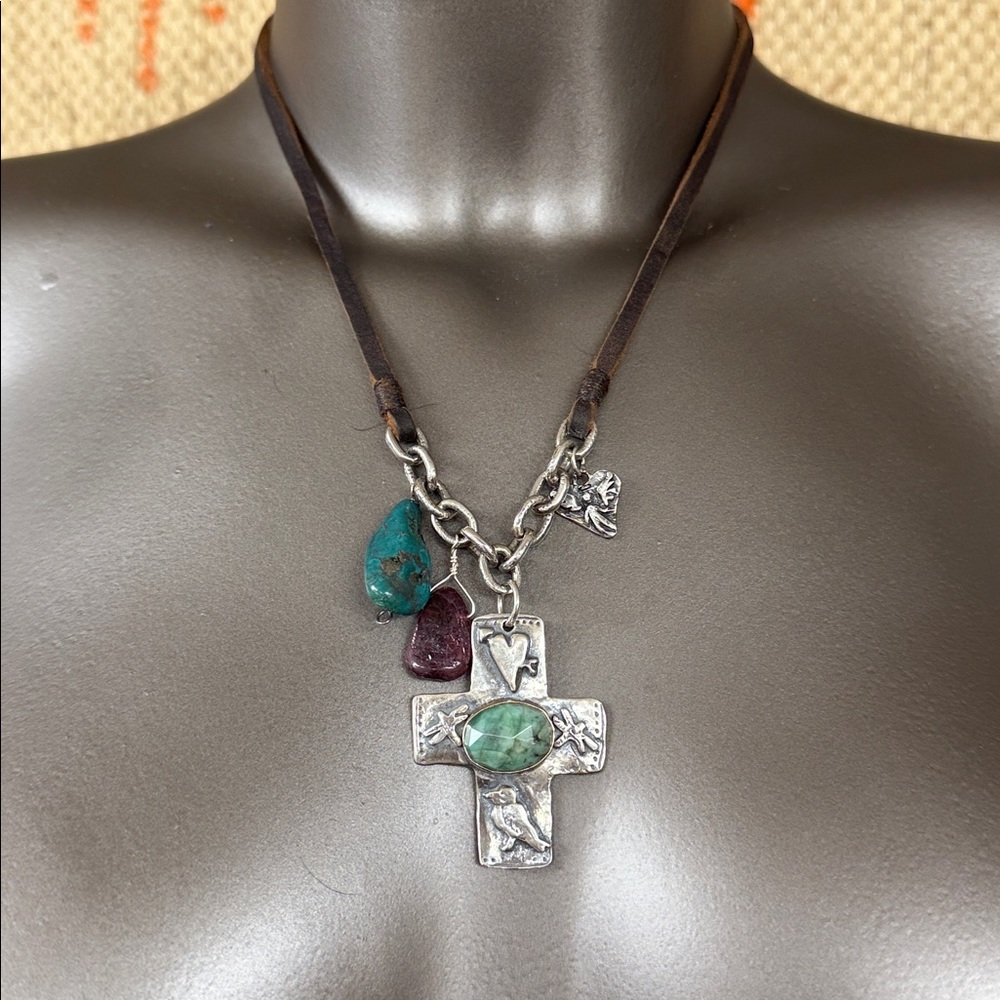 Jes MaHarry “Life Is To Love” necklace. New in box. JM gift included:) - Picture 5 of 11